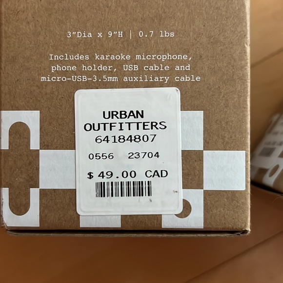 Checkerboard wireless Bluetooth karaoke microphone - 2 available - Picture 4 of 4